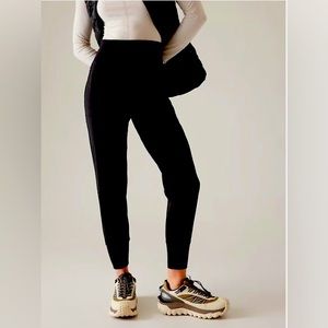 Athleta Women’s Joggers L